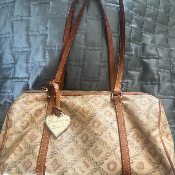 Vintage Dooney & Bourke barrel Shoulder Bag - Picture 1 of 15
